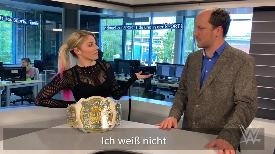 Alexa_Bliss_schlagen_Lasst_es_sie_61.jpg