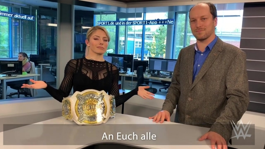 Alexa_Bliss_schlagen_Lasst_es_sie_71.jpg