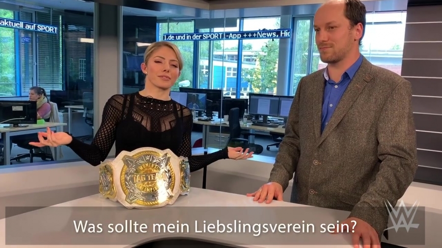 Alexa_Bliss_schlagen_Lasst_es_sie_76.jpg