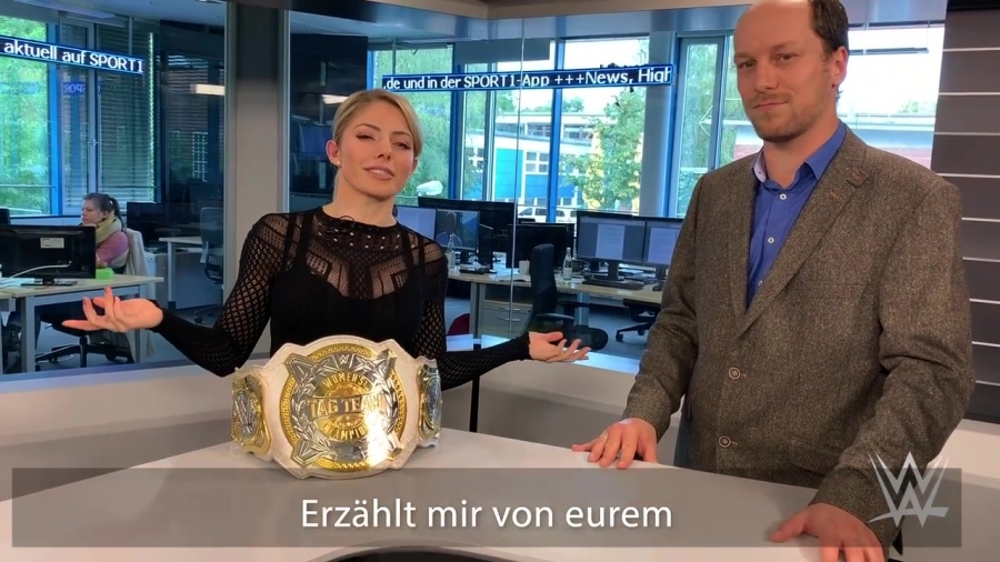 Alexa_Bliss_schlagen_Lasst_es_sie_77.jpg