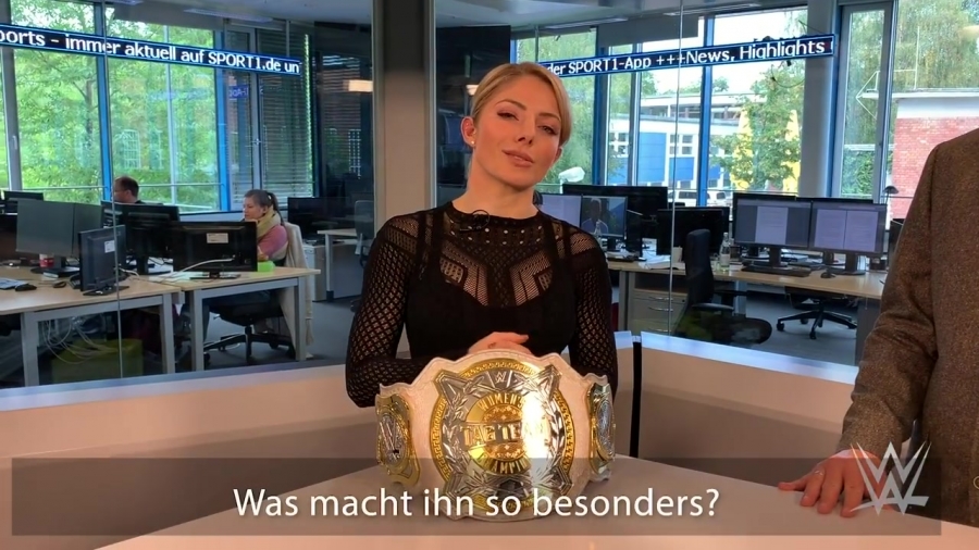 Alexa_Bliss_schlagen_Lasst_es_sie_82.jpg