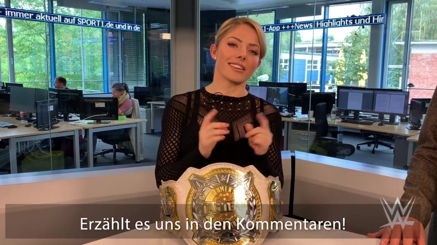 Alexa_Bliss_schlagen_Lasst_es_sie_87.jpg