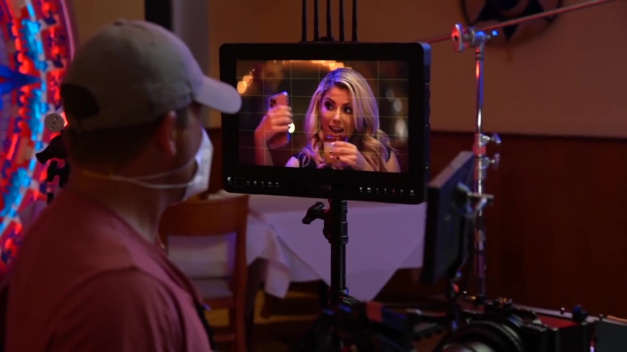 Behind-The-Scenes_with_MICK_FOLEY___ALEXA_BLISS_on_the_set_of_their_WWE_2K_Battlegrounds_commercial_506.jpg