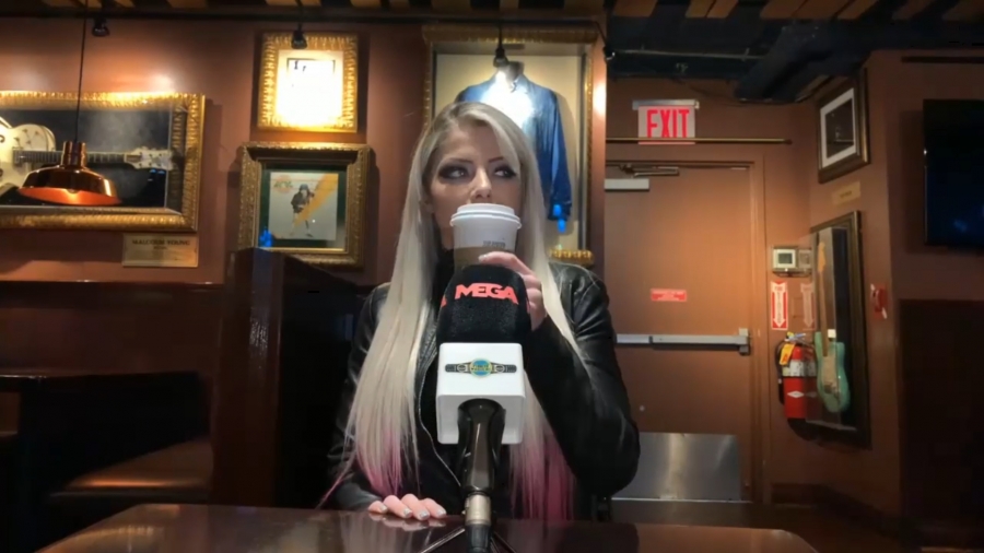 Entrevista_a_Alexa_Bliss_en_WrestleMania_35_300.jpeg