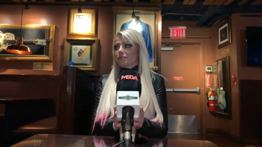 Entrevista_a_Alexa_Bliss_en_WrestleMania_35_512.jpeg