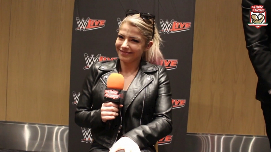 Mano_A_Mano_Express__Alexa_Bliss_wwe_072.jpeg