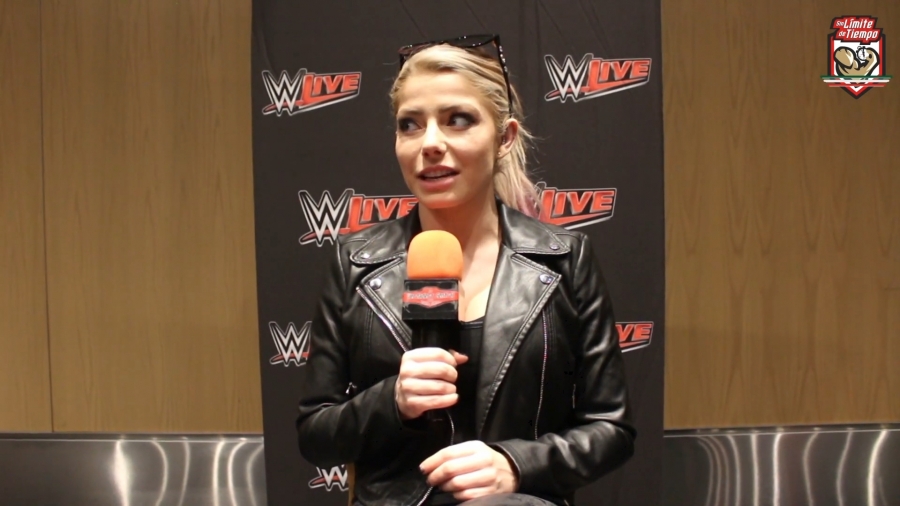 Mano_A_Mano_Express__Alexa_Bliss_wwe_201.jpeg