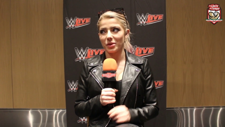 Mano_A_Mano_Express__Alexa_Bliss_wwe_202.jpeg