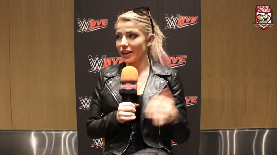 Mano_A_Mano_Express__Alexa_Bliss_wwe_225.jpeg