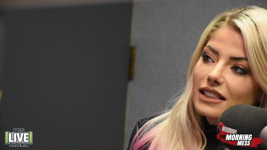 WWE_Alexa_Bliss_talks_Make_Up_Baking_and_being_the_bad_guy_with_The_Morning_Mess_016.jpg