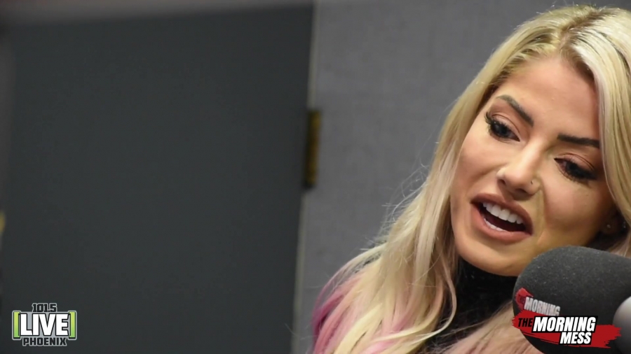 WWE_Alexa_Bliss_talks_Make_Up_Baking_and_being_the_bad_guy_with_The_Morning_Mess_044.jpg