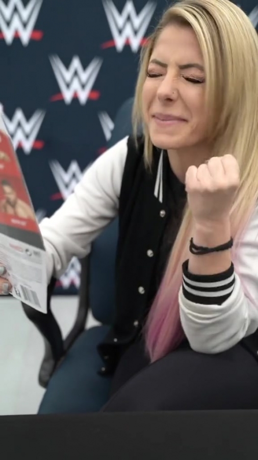 WWE_TikTok_001_31.jpg