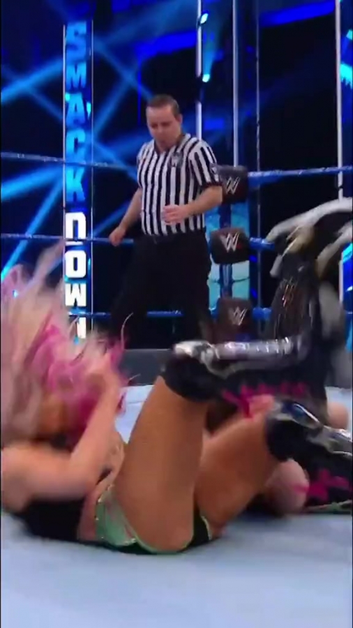 WWE_TikTok_004_07.jpg