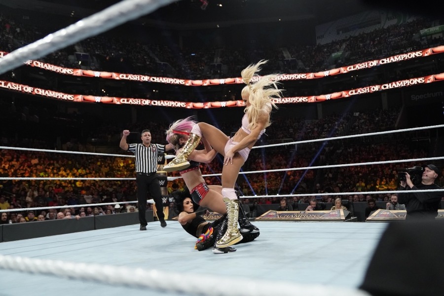 wwe-clash-of-champions-2019-alexa-bliss-e-nikki-cross-c-raw-vs-mandy-rose-e-sonya-deville-smackdown-4.jpg