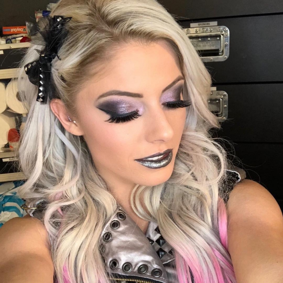 wweglamsquad_44305112_361884994354738_3486306054199541437_n.jpg