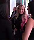 ALEXA_BLISS___KOFI_KINGSTON_meet_the_Bella_BABY_BUMPS21-NGXSKM6WQDA_300.jpg