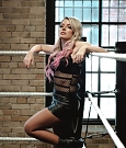 AlexaBliss_WWE-1211694699867725825-20191230_110503-img1.jpg