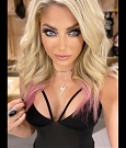 AlexaBliss_WWE-1272680303635697668-20200615_190004-img1.jpg