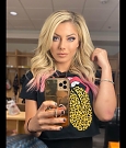 AlexaBliss_WWE-1273299156216373248-20200617_115910-img1.jpg