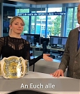 Alexa_Bliss_schlagen_Lasst_es_sie_72.jpg