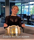 Alexa_Bliss_schlagen_Lasst_es_sie_80.jpg