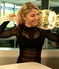 WWE_-_Wrestling-Star_Alexa_Bliss_besucht_die_Redaktion_von_SPORT1-190925_alexabliss_2_256.jpg