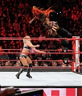 wwe-rawaftermania-debutto-ember-moon-vs-alexa-bliss-2.jpg