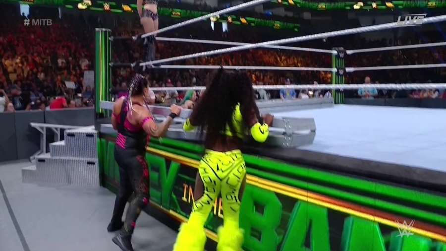 Women_s_MITB_Match_mp40543.jpg