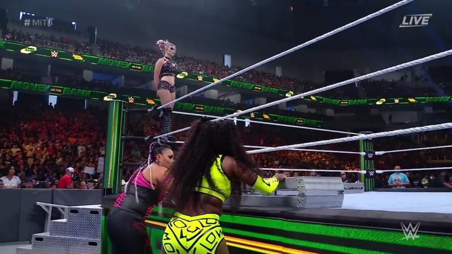 Women_s_MITB_Match_mp40544.jpg