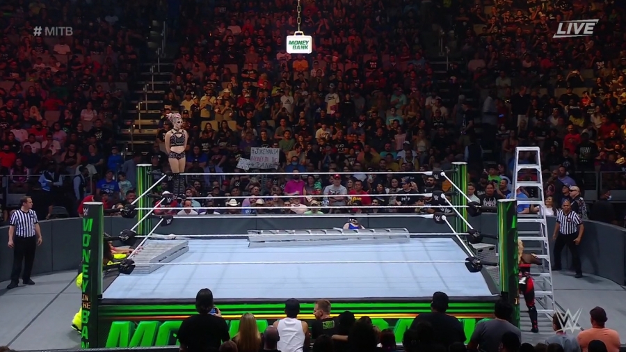 Women_s_MITB_Match_mp40546.jpg