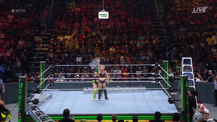 Women_s_MITB_Match_mp40568.jpg