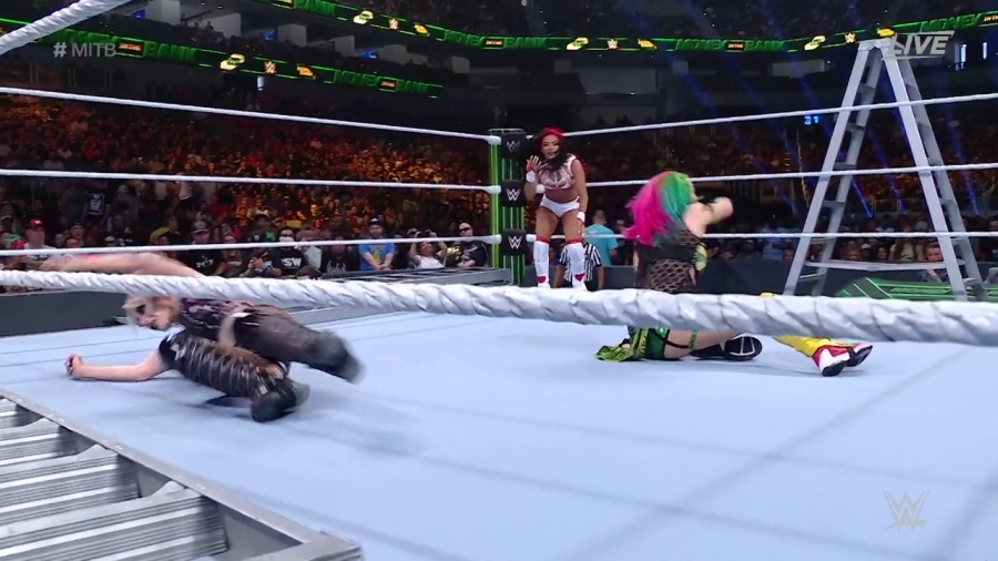 Women_s_MITB_Match_mp40571.jpg