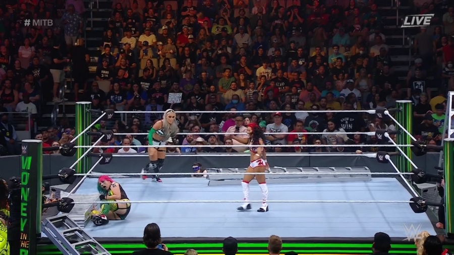 Women_s_MITB_Match_mp40575.jpg