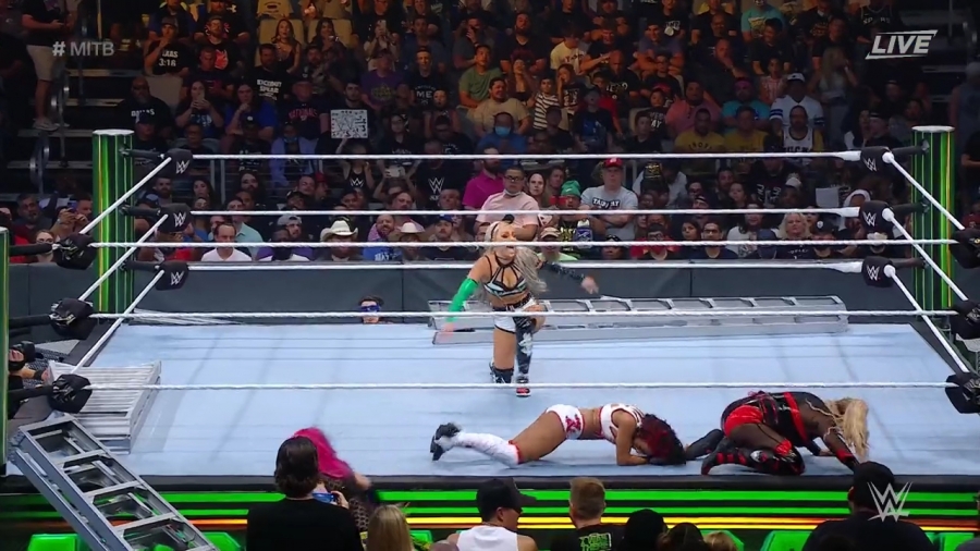 Women_s_MITB_Match_mp40578.jpg