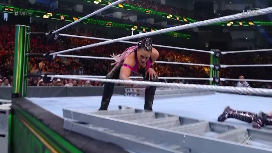 Women_s_MITB_Match_mp40616.jpg