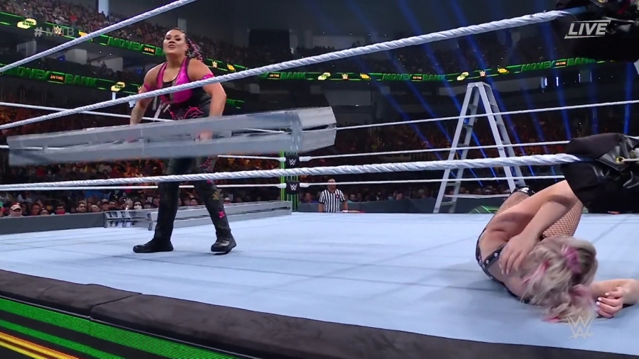 Women_s_MITB_Match_mp40621.jpg