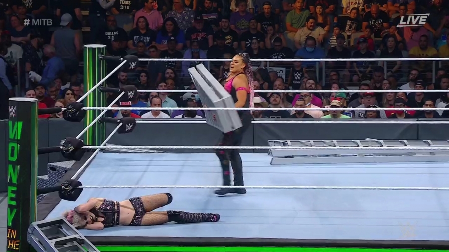 Women_s_MITB_Match_mp40622.jpg