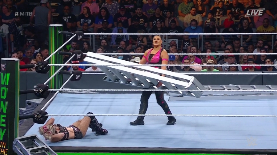 Women_s_MITB_Match_mp40623.jpg