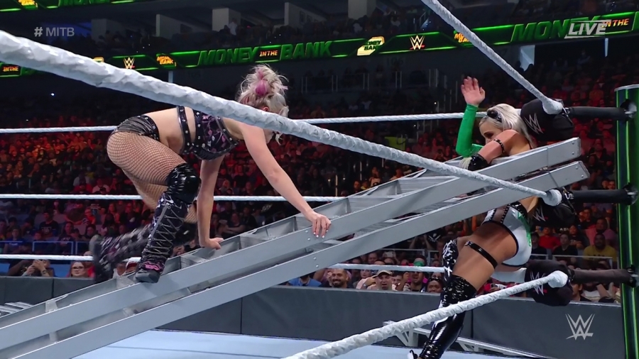 Women_s_MITB_Match_mp40873.jpg