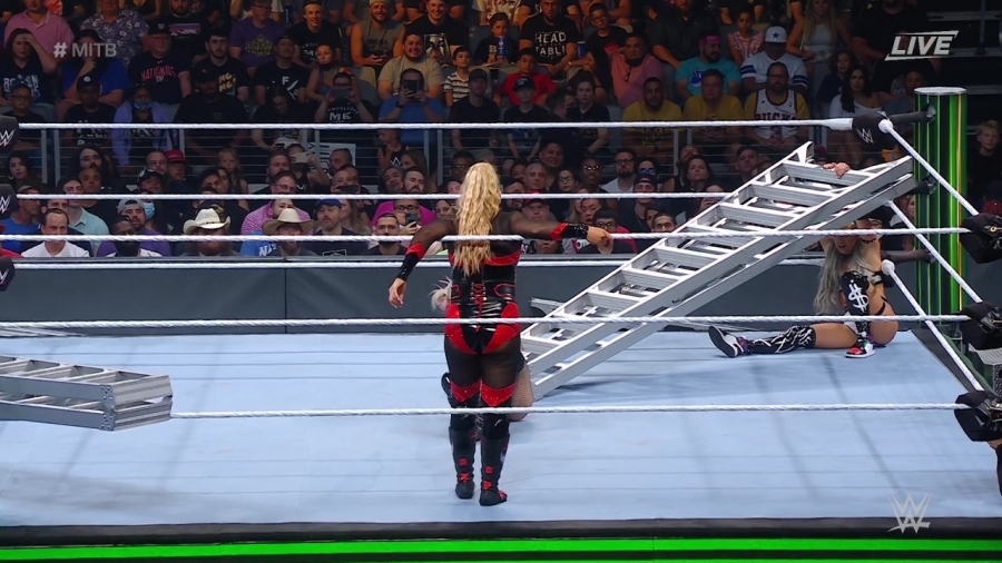 Women_s_MITB_Match_mp40885.jpg