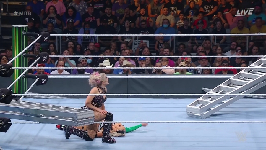 Women_s_MITB_Match_mp40908.jpg