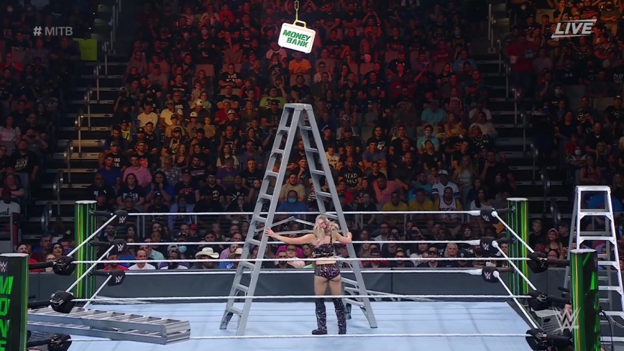 Women_s_MITB_Match_mp40924.jpg