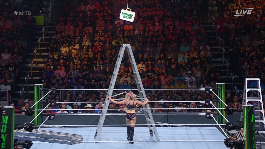 Women_s_MITB_Match_mp40925.jpg