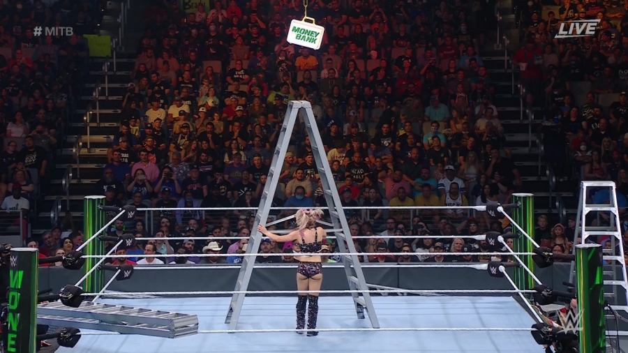 Women_s_MITB_Match_mp40926.jpg