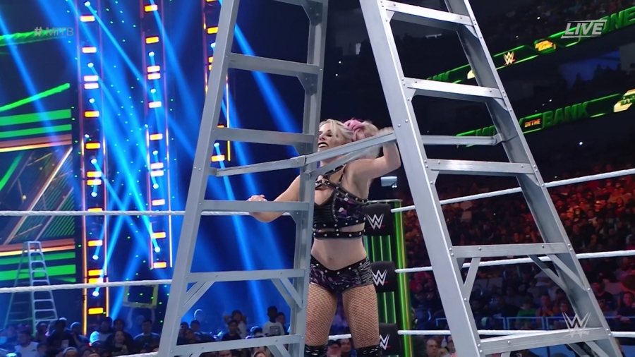 Women_s_MITB_Match_mp40930.jpg