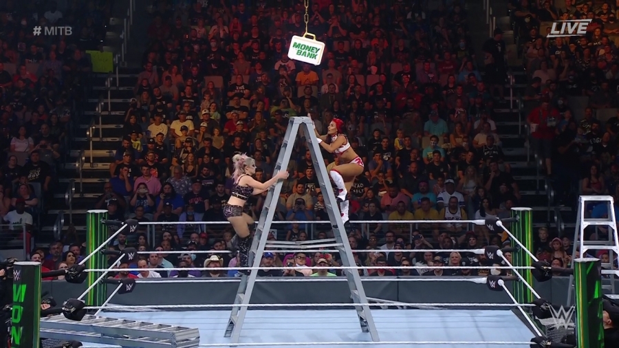 Women_s_MITB_Match_mp40933.jpg