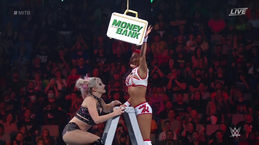 Women_s_MITB_Match_mp40935.jpg