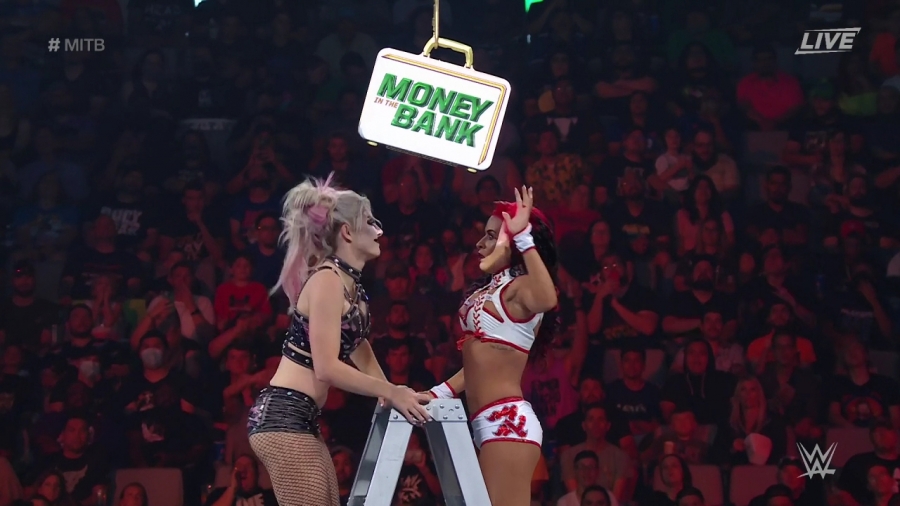 Women_s_MITB_Match_mp40936.jpg