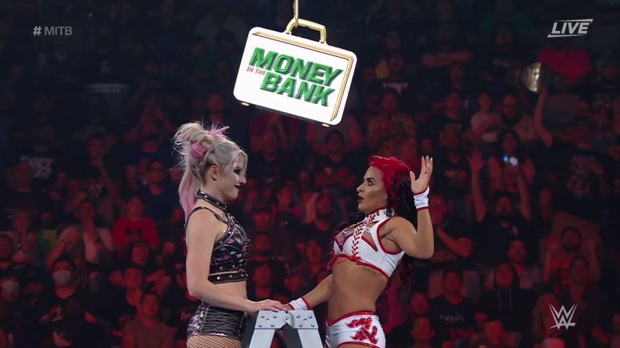 Women_s_MITB_Match_mp40937.jpg