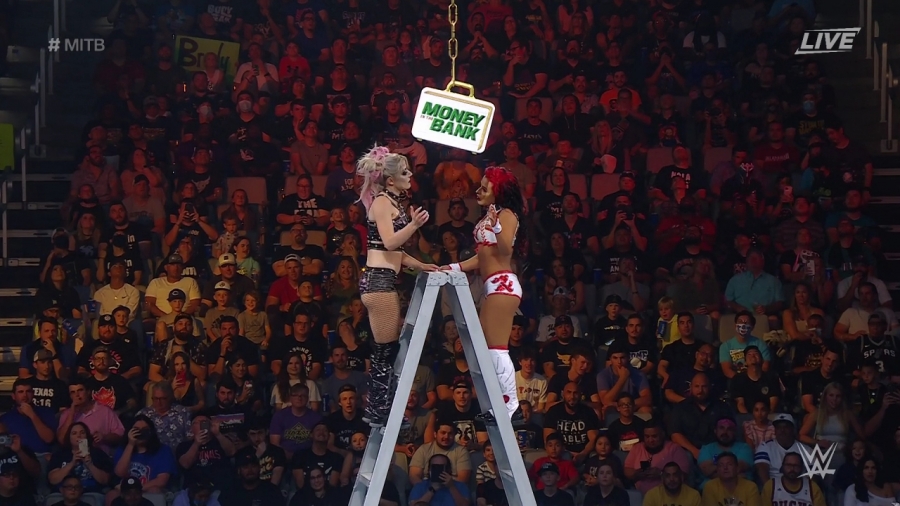 Women_s_MITB_Match_mp40949.jpg